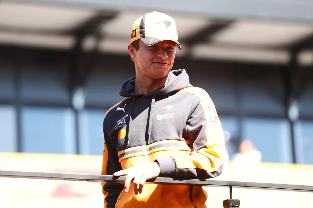Guenther Steiner Criticizes Lando Norris for ‘Not a World Champion Move’ 2 Guenther Steiner criticises Lando Norris after his Singapore sprint collision with Oscar Piastri