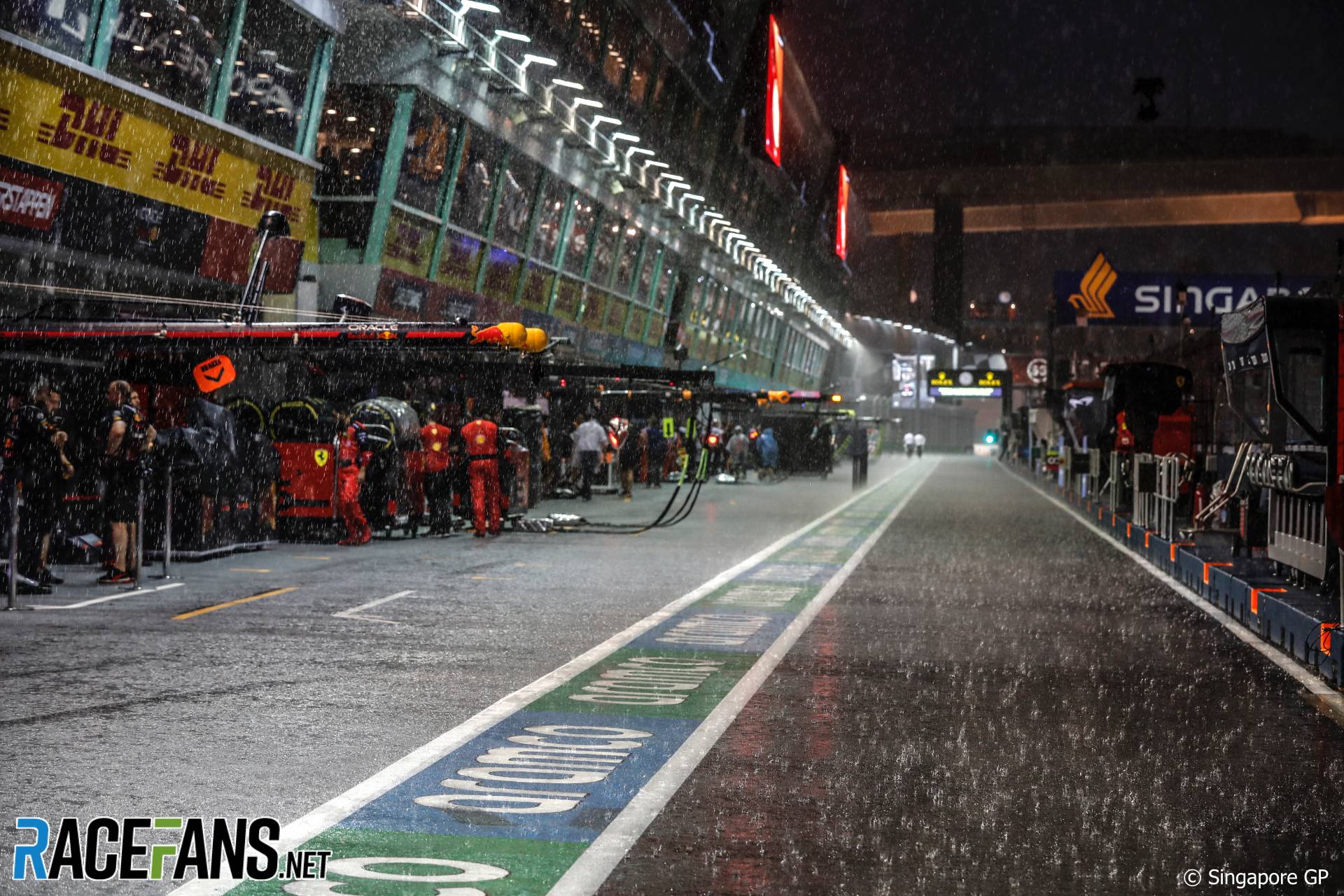Heavy Rain Triggers Chaos and Delays Singapore GP Sprint 1 heavy rain forces one hour delay to start of singapore grand Heavy Rain Triggers Chaos and Delays Singapore GP Sprint