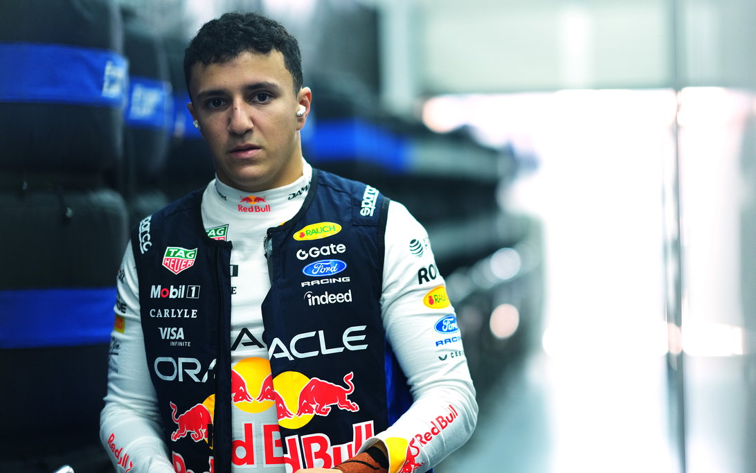 Isack Hadjar Exposes 'Disaster' Ahead of United States GP: 'Completely Killed' 3 Isack Hadjar debriefs with Red Bull engineers after practice in Austin