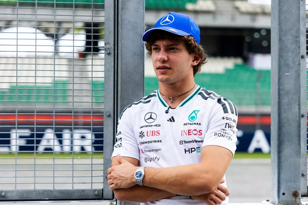 Kimi Antonelli's Bold Decision That Saved His Azerbaijan GP Weekend 2 Kimi Antonelli reflects on race strategy during the Azerbaijan GP weekend in Baku