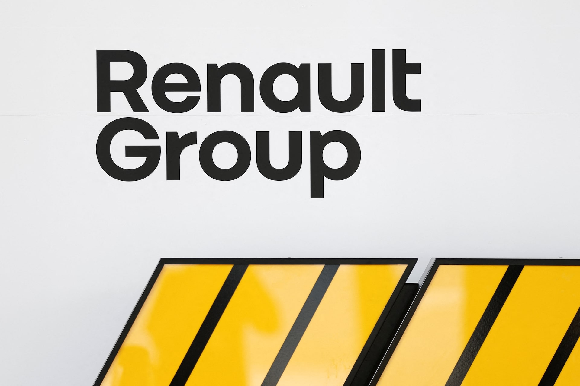 Belgian Company Set to Acquire Renault Alpine Engine Plant in Viry 3 Renault sells former Alpine F1 engine unit to Dumarey Group