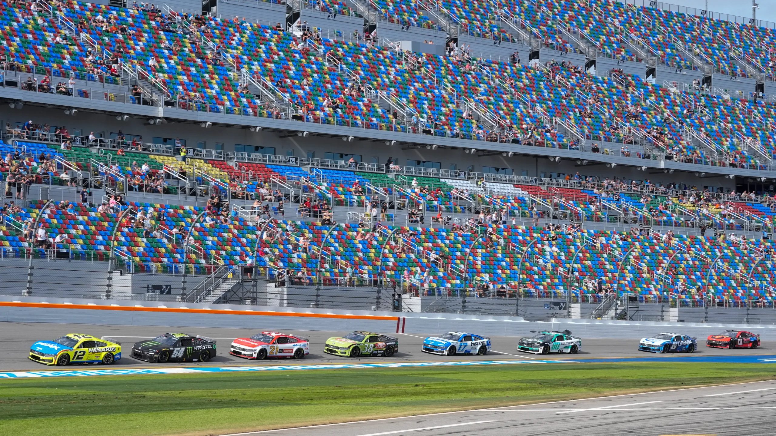 Ricky Stenhouse Opens Up About His Conflict With Michael McDowell 1 stenhouse mcdowell conflict featured Ricky Stenhouse Opens Up About His Conflict With Michael McDowell