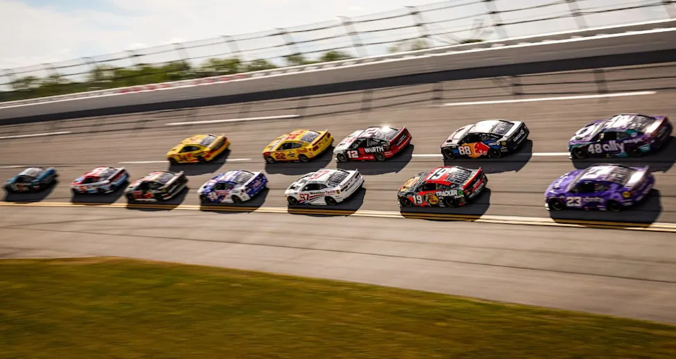 Sunday Setup: Manufacturer Alliances Shake Up Talladega Chase Battle 1 sunday setup manufacturer alliances add wrinkle to talladegas Sunday Setup: Manufacturer Alliances Shake Up Talladega Chase Battle