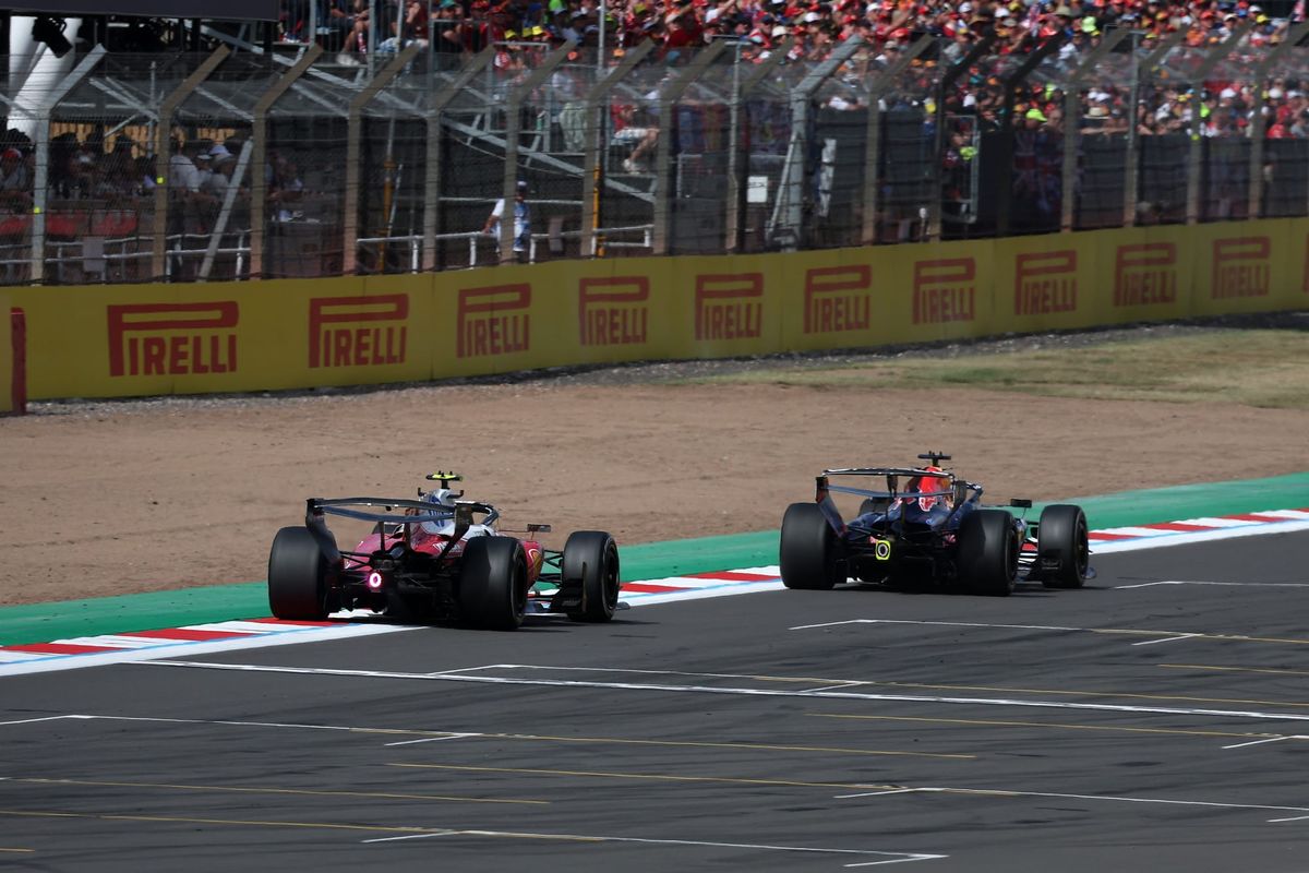 FIA Cracks Down on Macarena Wings to Curb Extreme 2027 Designs 3 Two rotating F1 rear wings under FIA safety scrutiny