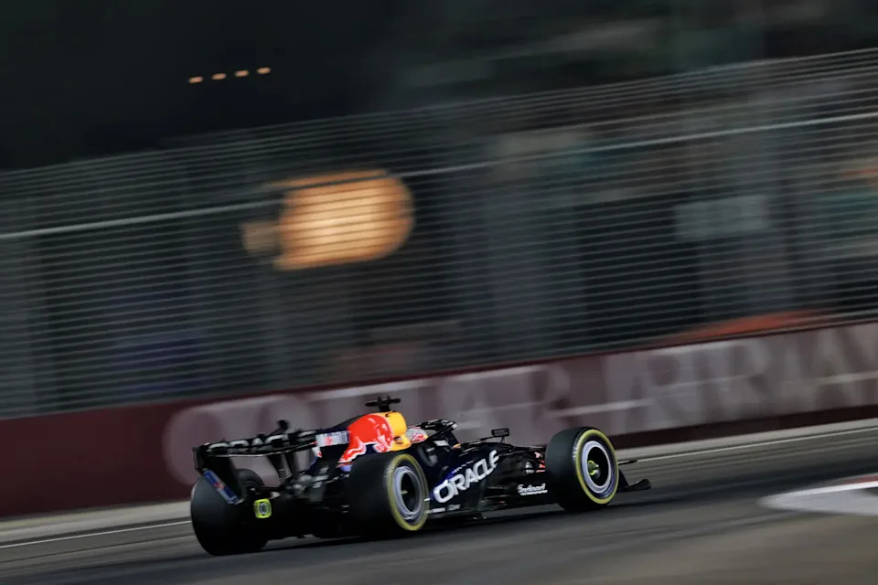 Max Verstappen Secures Singapore Pole, Sets Epic Destiny Showdown 3 George Russell and Max Verstappen in Singapore qualifying battle