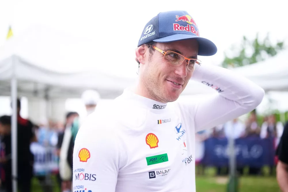 WRC Star Thierry Neuville Triumphs in Historic Circuit Racing Debut 1 wrc star thierry neuville makes successful historic circuit racing WRC Star Thierry Neuville Triumphs in Historic Circuit Racing Debut