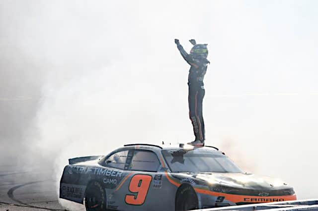 Noah Gragson scores 1st Xfinity win