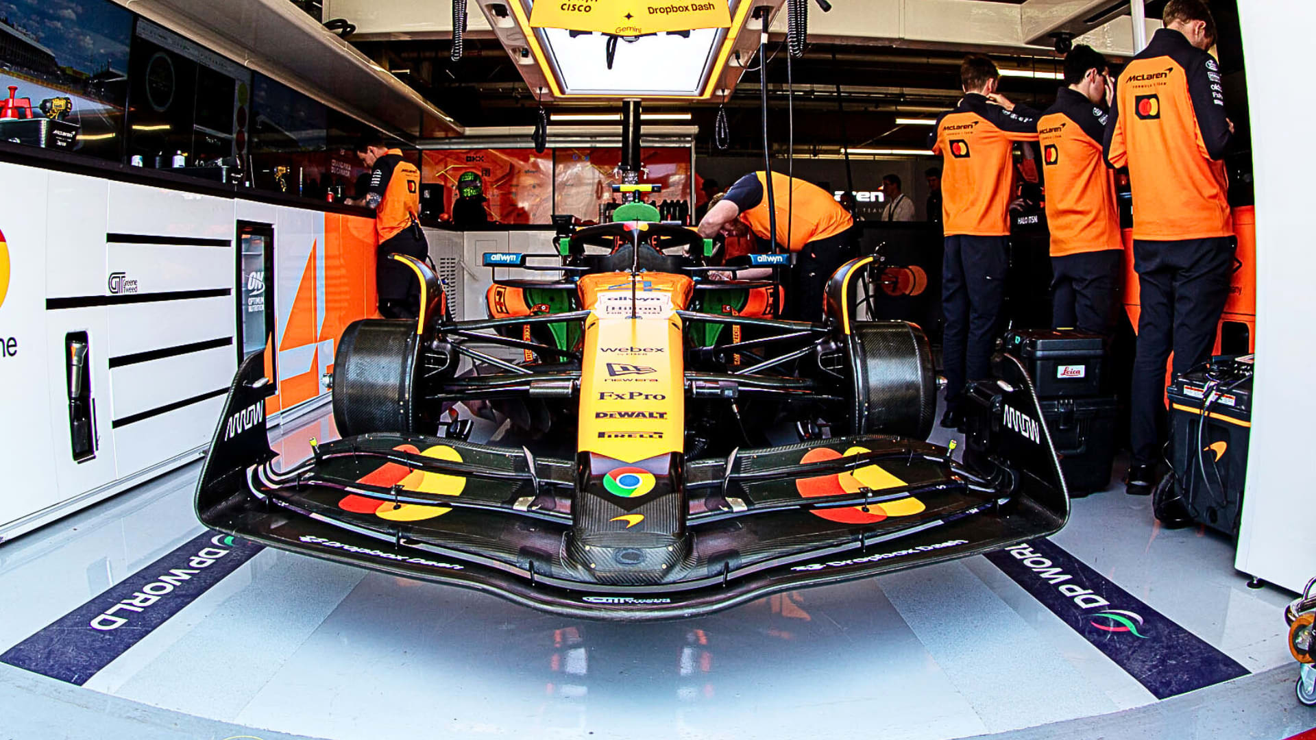 McLaren MCL39 front suspension and aerodynamic elements in the garage