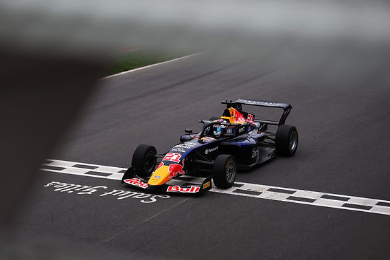 palmowski claims commanding montreal feature race victory in wet Palmowski Claims Thrilling F1 ACADEMY Win in Rainy Montreal Race
