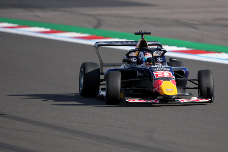 f1 academy 2026 british gp feature race palmowski claims Palmowski Dominates Thrilling Silverstone Feature Race Victory