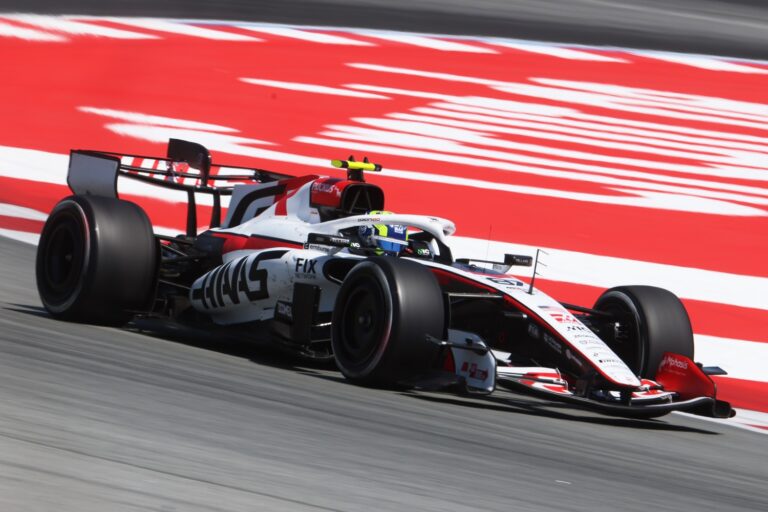 Haas Faces Brutal Weekend with Double Dutch DNFs 7 bearman foresees difficult weekends for haas after barcelona dnf Haas Faces Brutal Weekend with Double Dutch DNFs