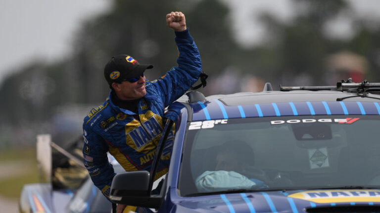 Top Funny Car Racer Ron Capps Returns to Brainerd for NHRA 75th Anniversary 4 brainerd atmosphere brings out the best in funny car star ron Top Funny Car Racer Ron Capps Returns to Brainerd for NHRA 75th Anniversary