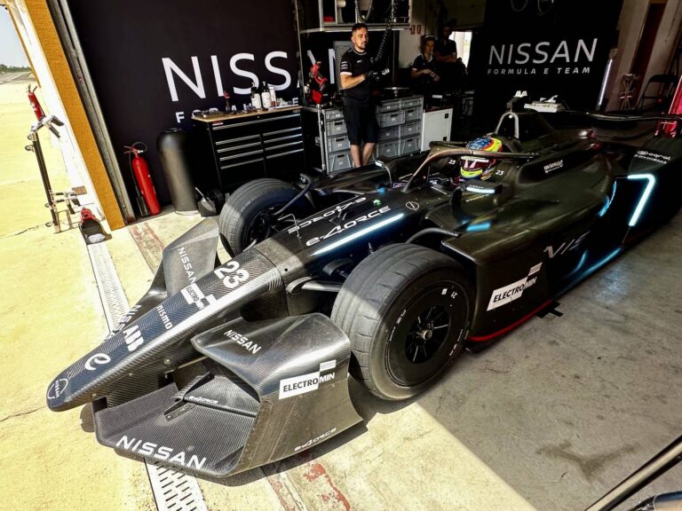 formula e news oliver rowland impressed with nissan gen4 car Rowland Faces Rival Formula E Offers but Commits to Nissan