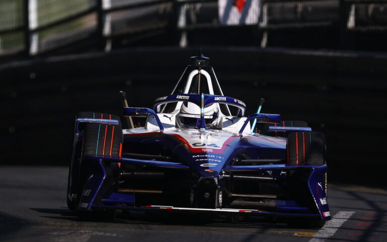 porsche team orders hand pascal wehrlein crucial london formula e Porsche Team Commands Pascal Wehrlein to Claim Crucial London Formula E Pole