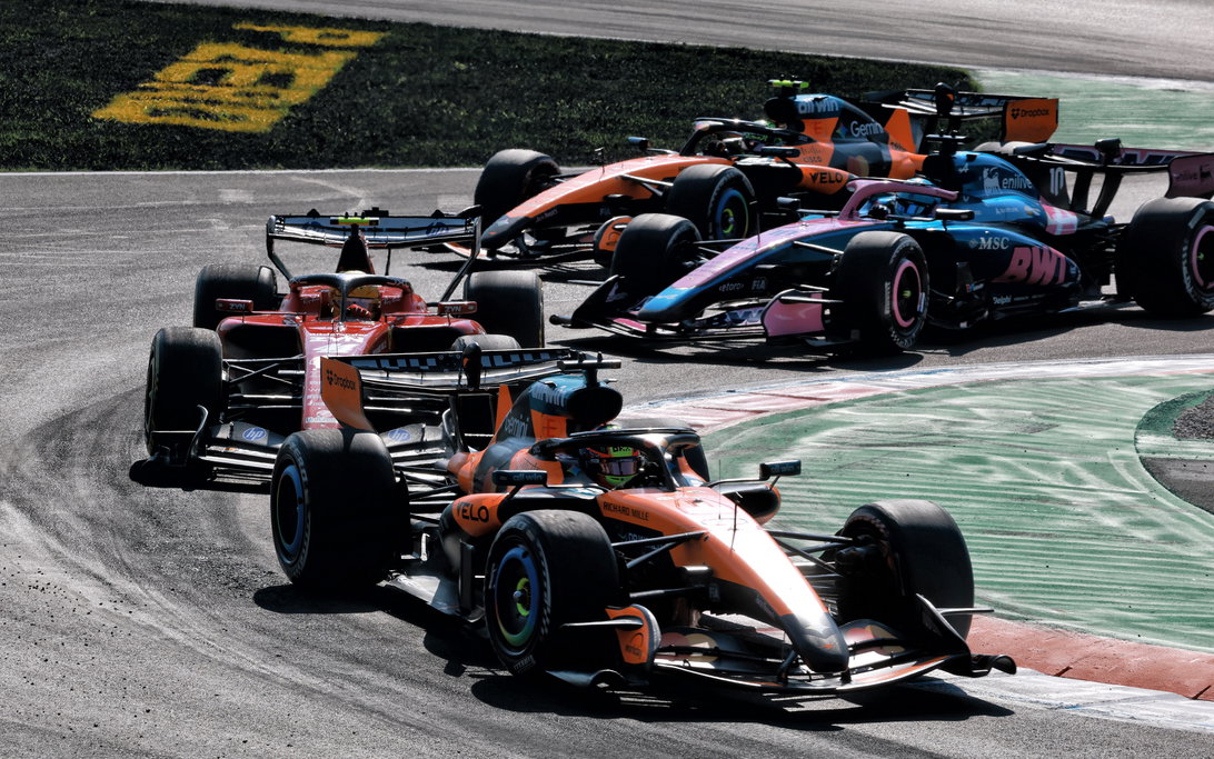 Oscar Piastri reveals ‘bizarre’ battle with Hamilton at Italian GP 2 Oscar Piastri manages energy usage during the Italian Grand Prix battle at Monza