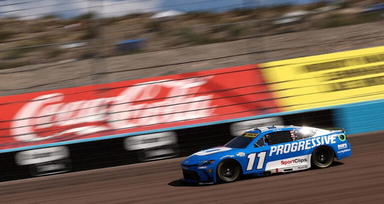 denny hamlin has tire go down during final stage of phoenix chase Denny Hamlin Hits Trouble with Tire Blowout, Finishes 28th at Phoenix