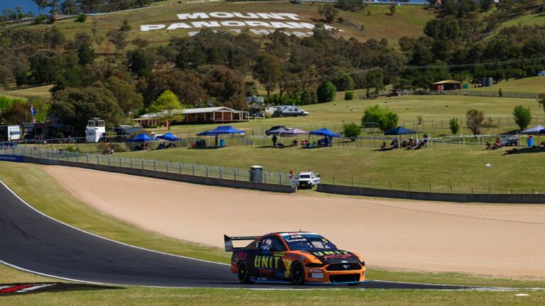 highlights practice 2 2026 dunlop super2 series repco bathurst Supercars Bathurst 1000: Last-Minute Parity Shake-Up Steals the Spotlight